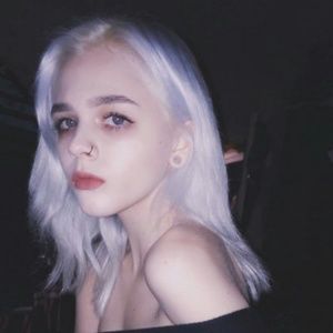 Meet your Posher, Naomi